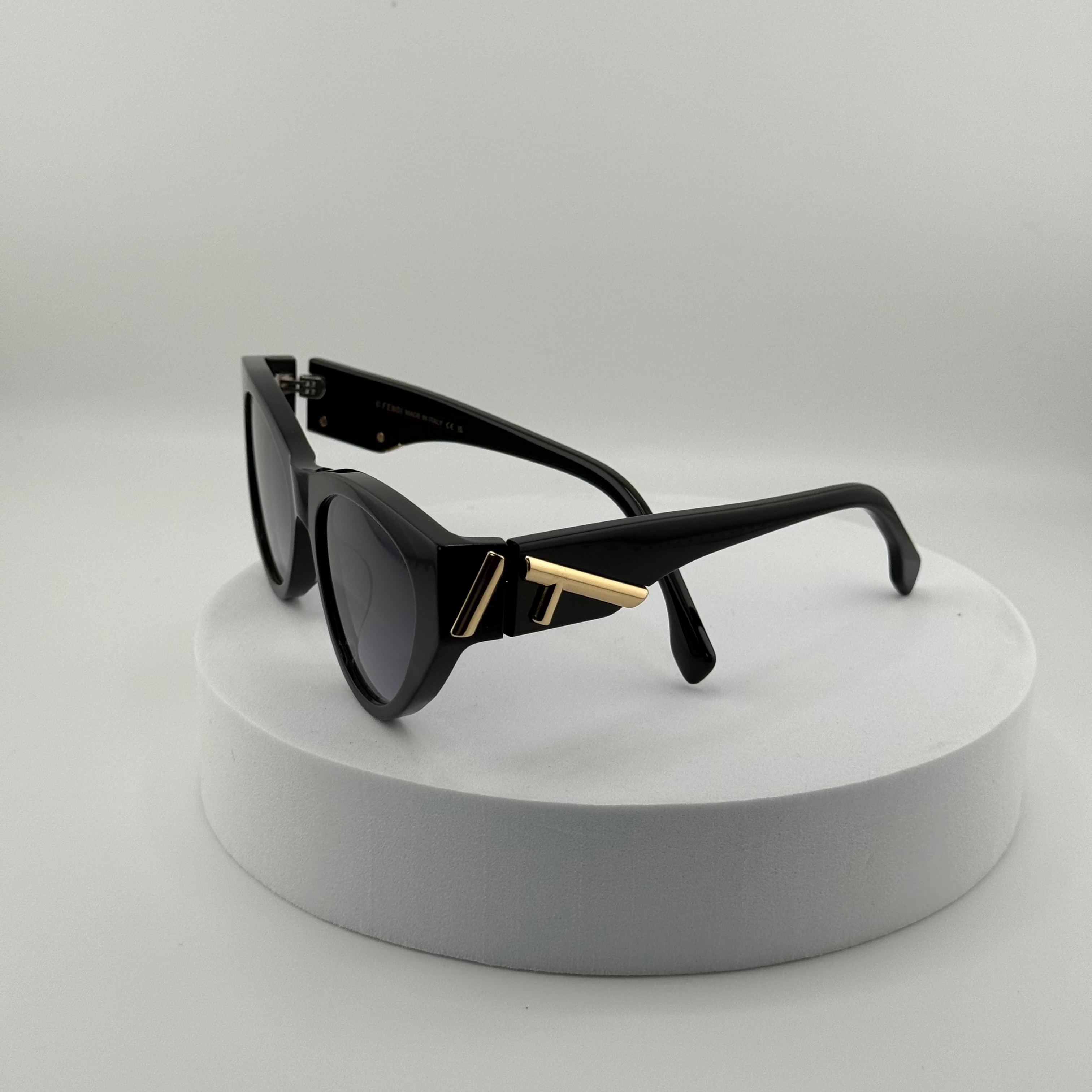 Fendi First FE Cat Eye Sunglasses – Black | Women’s Designer