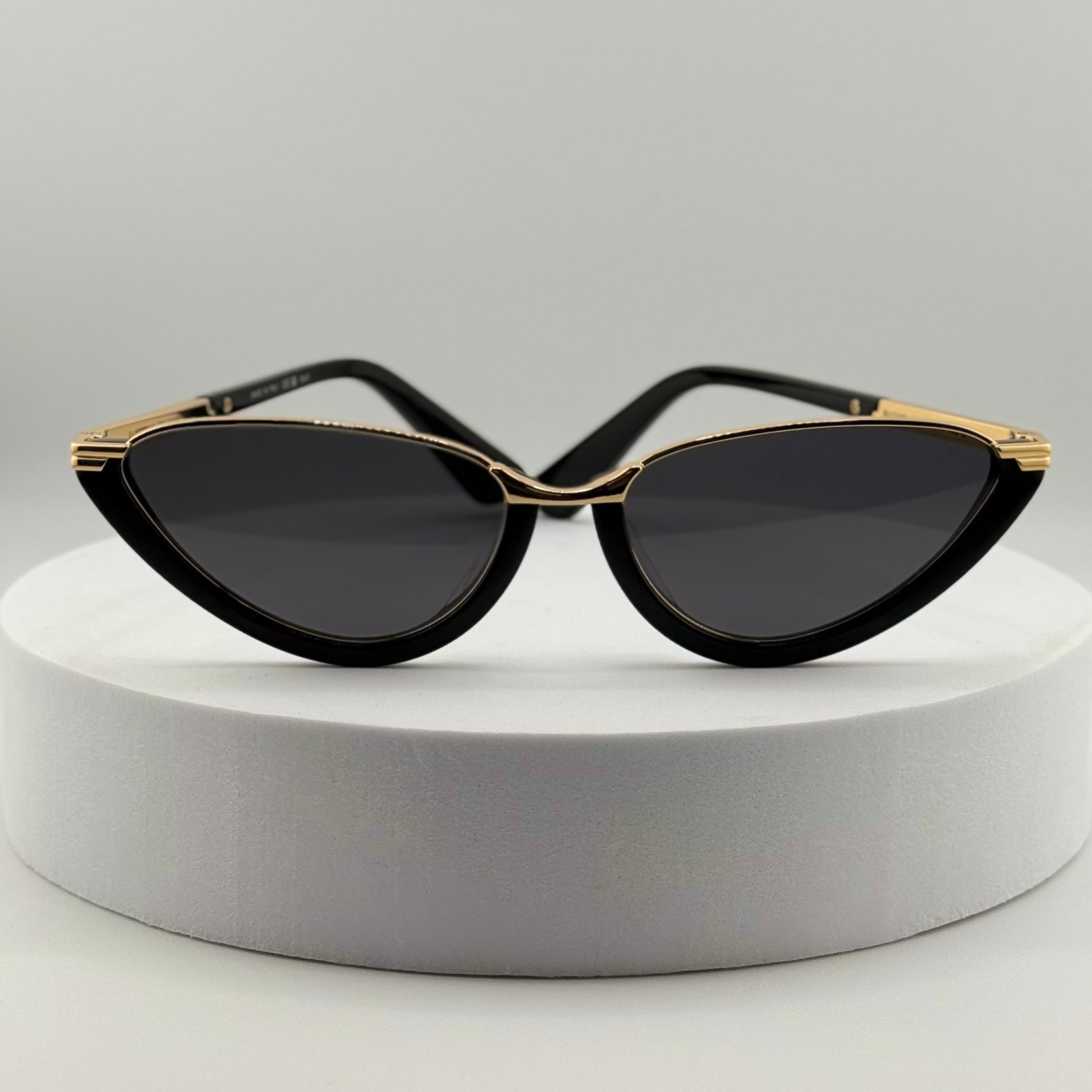 Bottega Veneta Classic Cat-Eye Sunglasses (BV1346S)BV