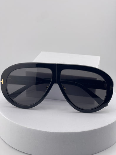 Tom Ford Classic Black Aviator Sunglasses – Designer Unisex Eyewear with Full Packaging