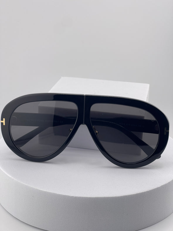 Tom Ford Classic Black Aviator Sunglasses – Designer Unisex Eyewear with Full Packaging