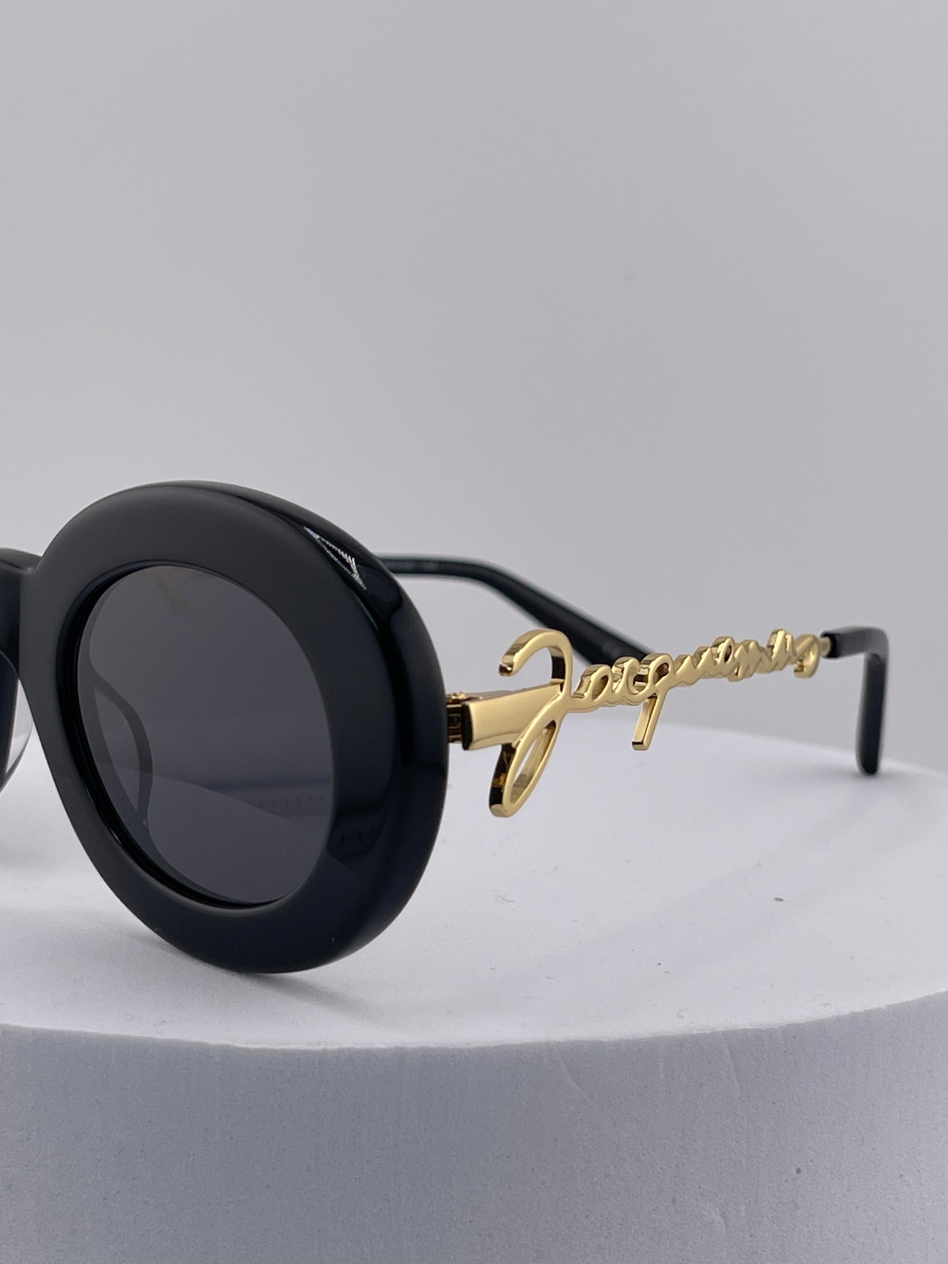 Jacquemus Signature Oval Luxe Shades