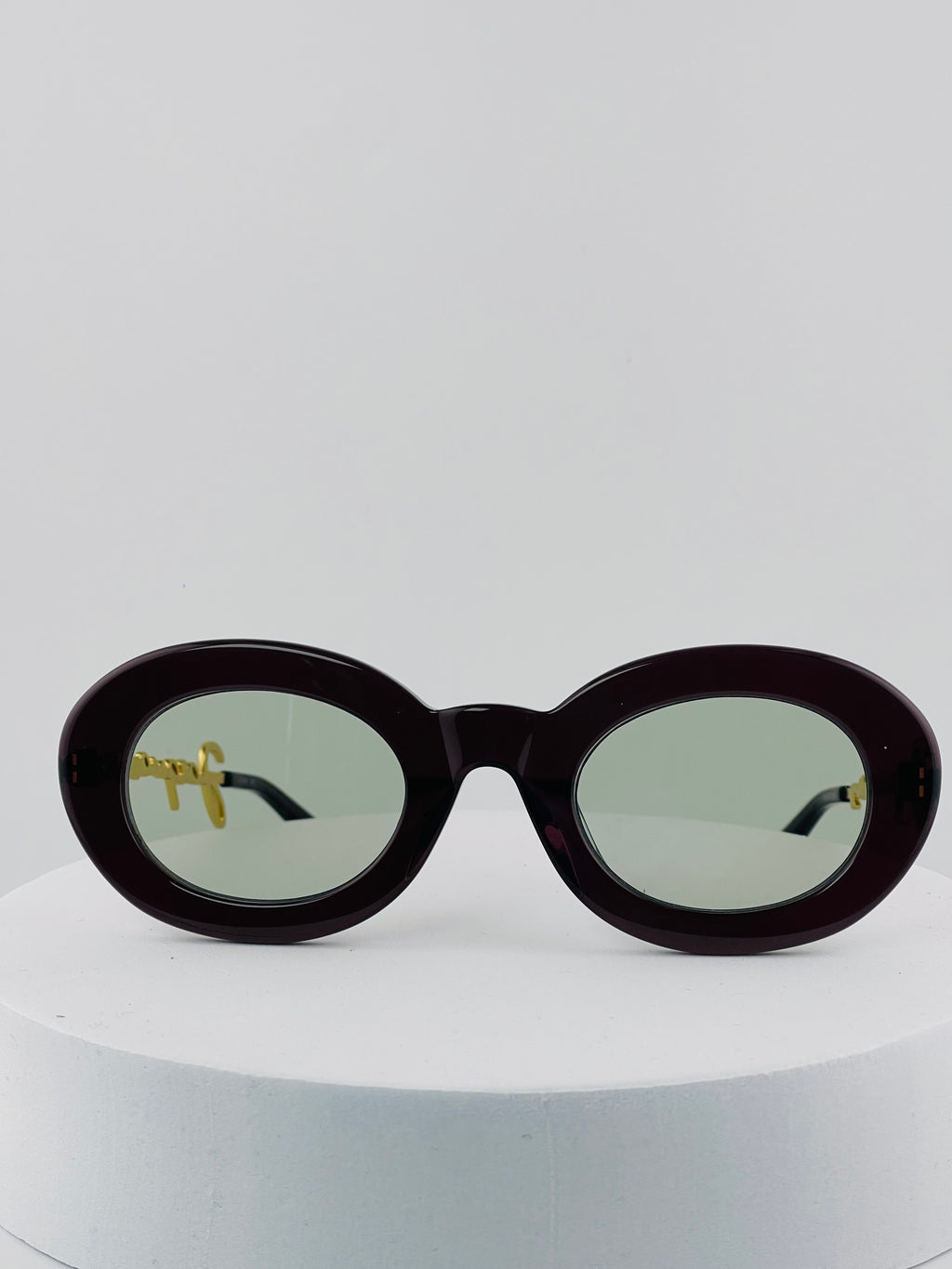Jac-quemus Oval Retro Vision Sunglasses – Noir Edition