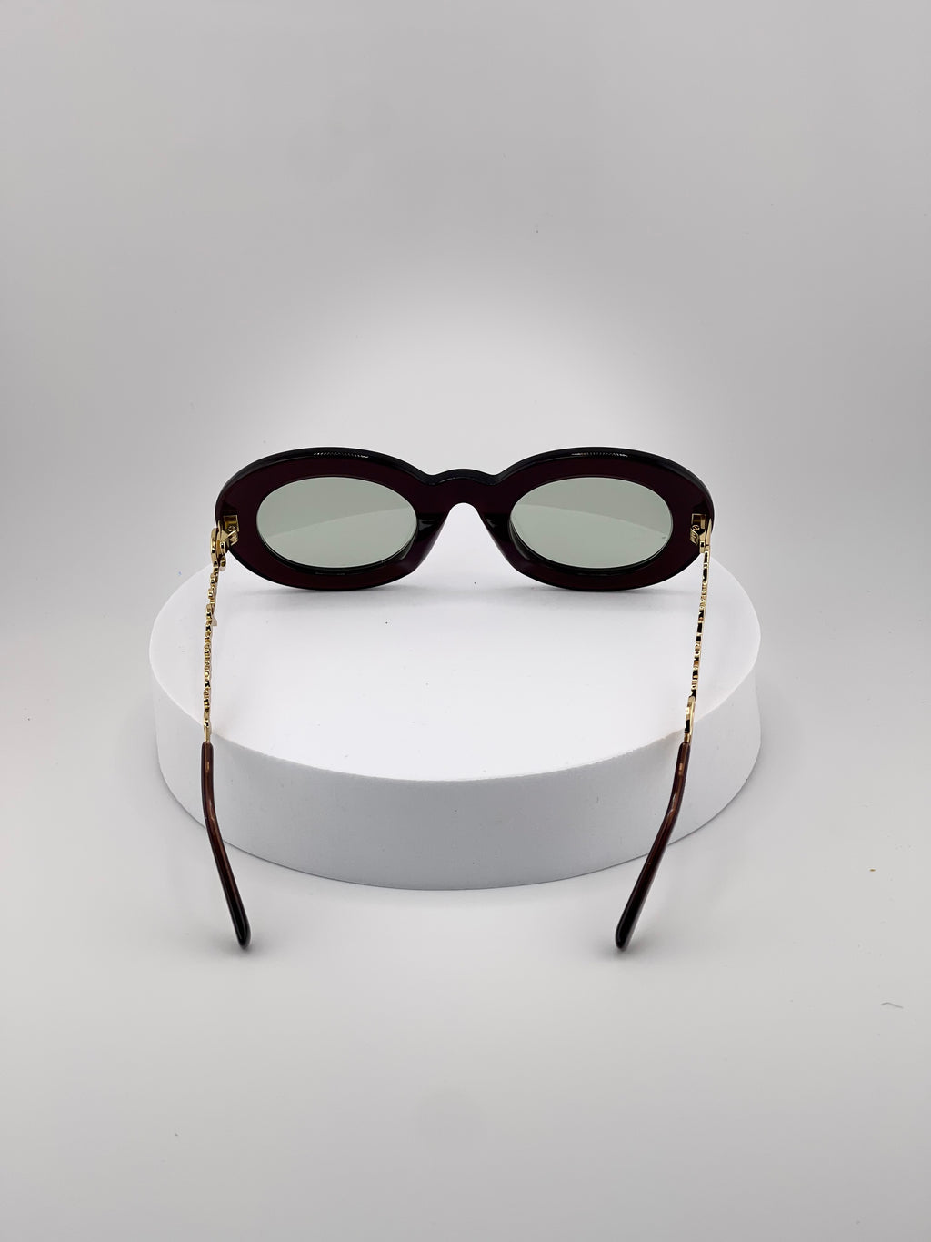 Jac-quemus Oval Retro Vision Sunglasses – Noir Edition
