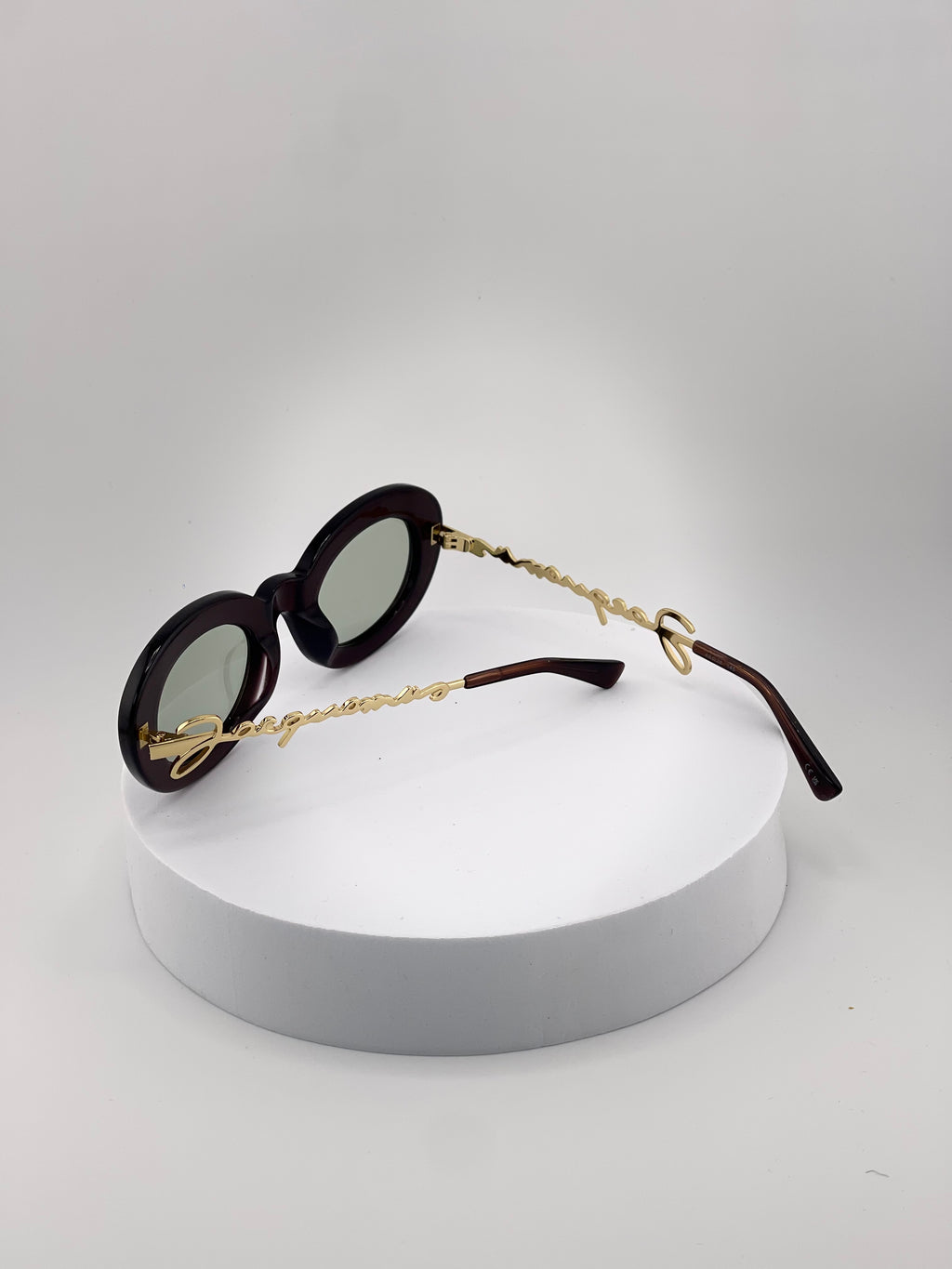 Jac-quemus Oval Retro Vision Sunglasses – Noir Edition