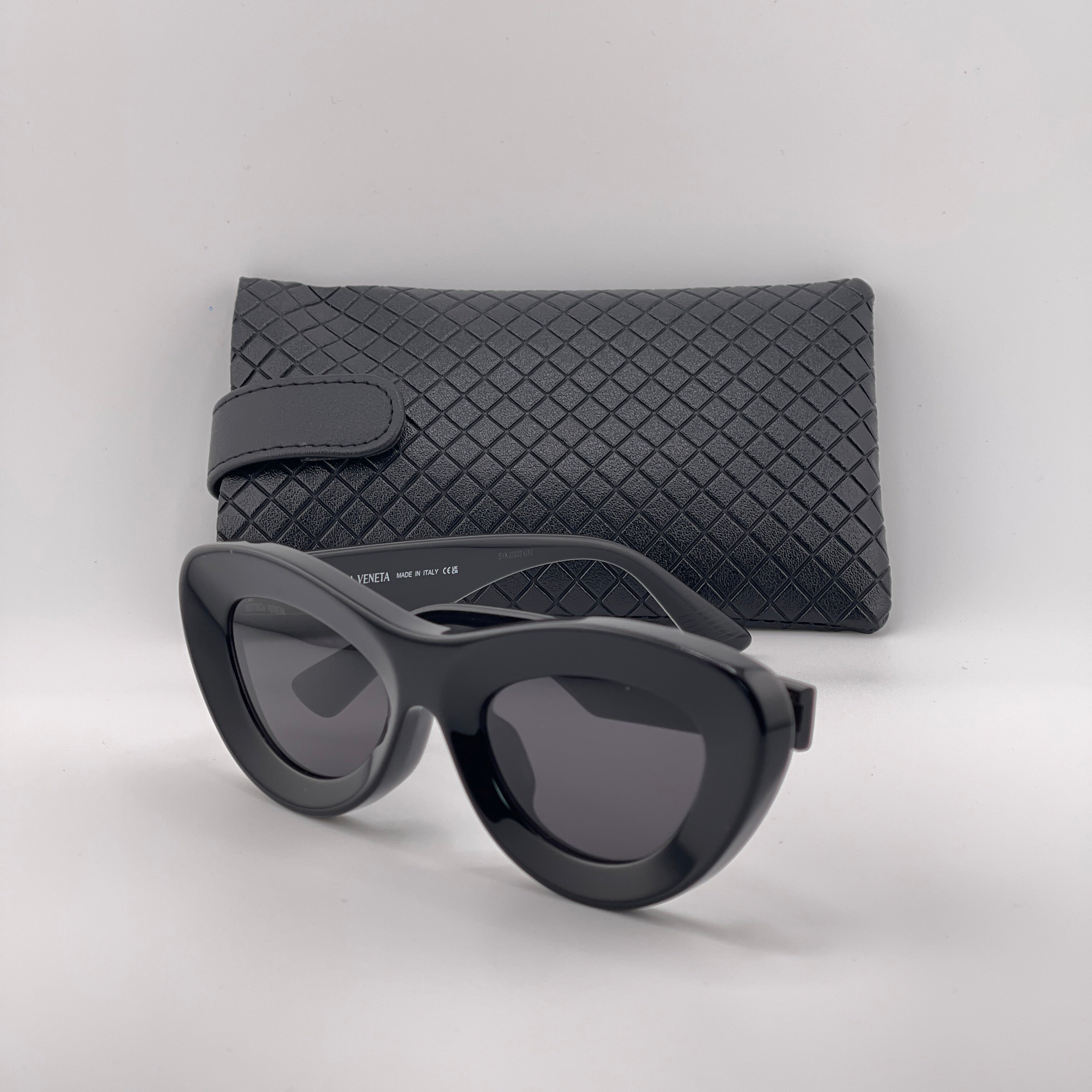 Bottega Veneta BV13225S Sunglasses – Black Frame