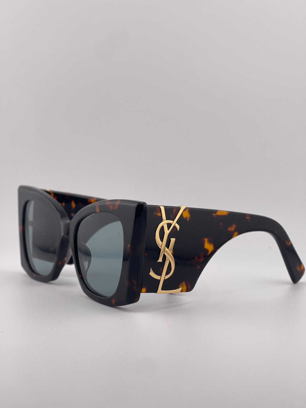 Y-S-L Boss Chi Acetate Sunglasses – Bold Luxury, Effortless Elegance