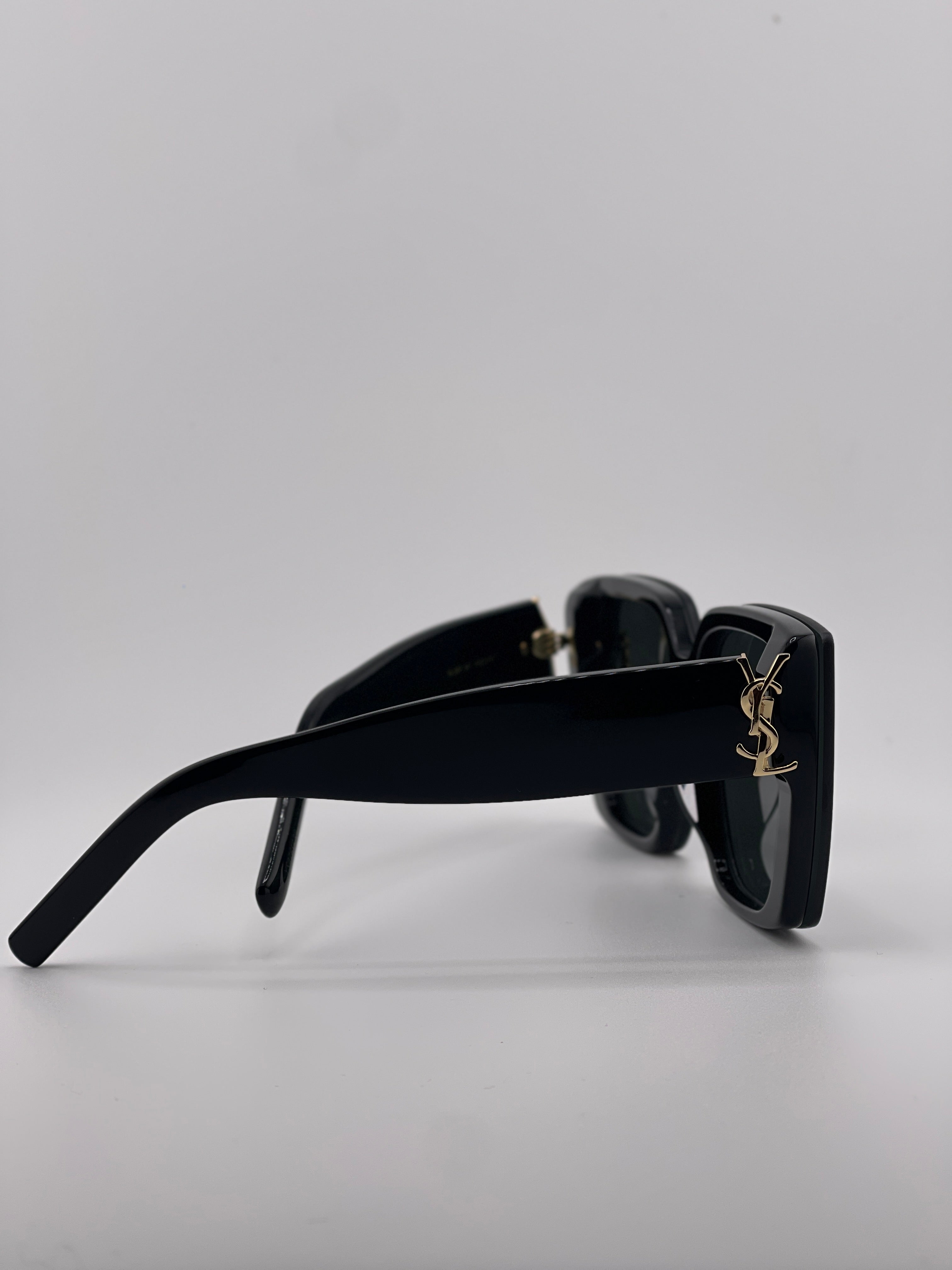YSL Chic Regular Black Sunglasses – Bold Simplicity, Iconic Style