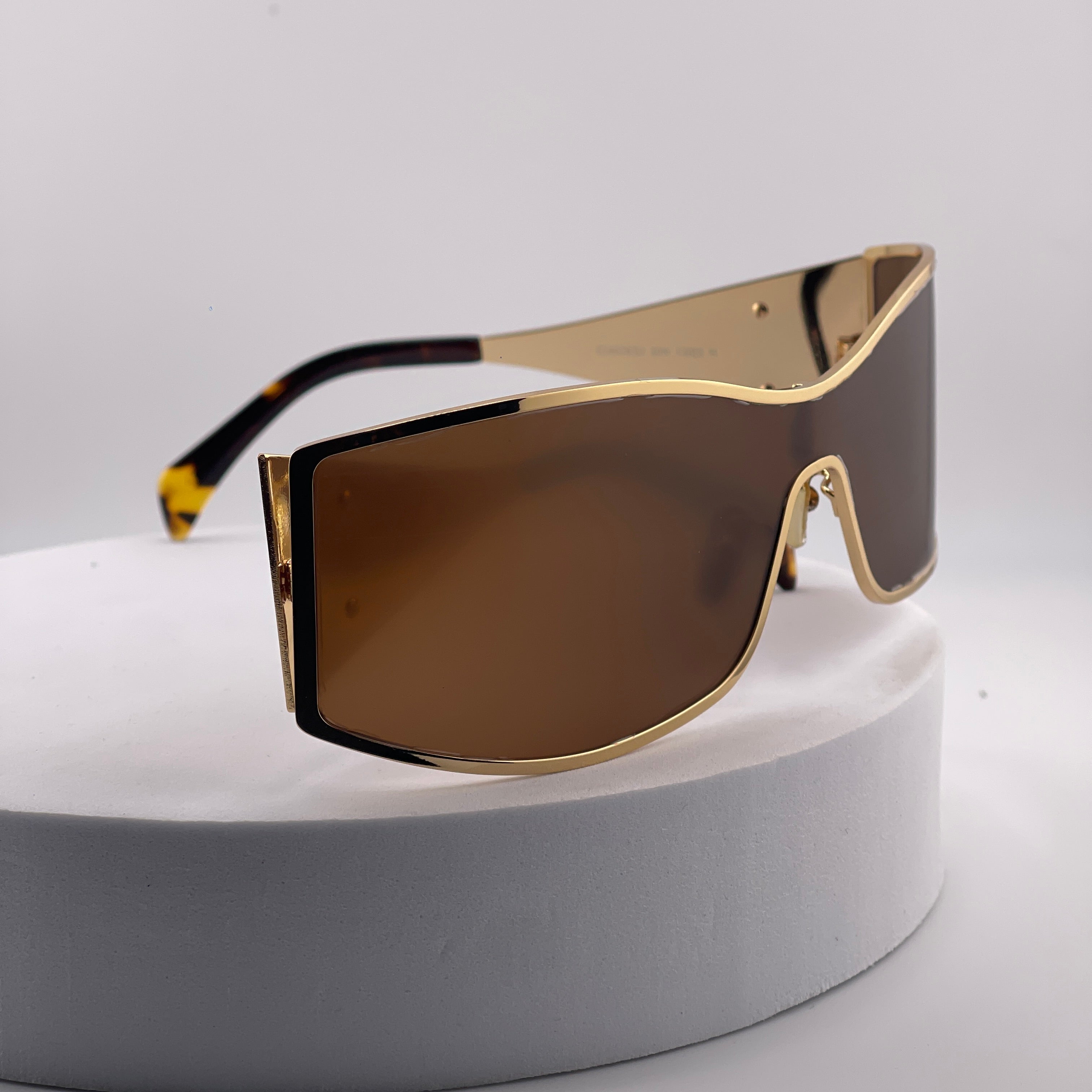 Celine Maxi Metal Triomphe CL40283U Sunglasses